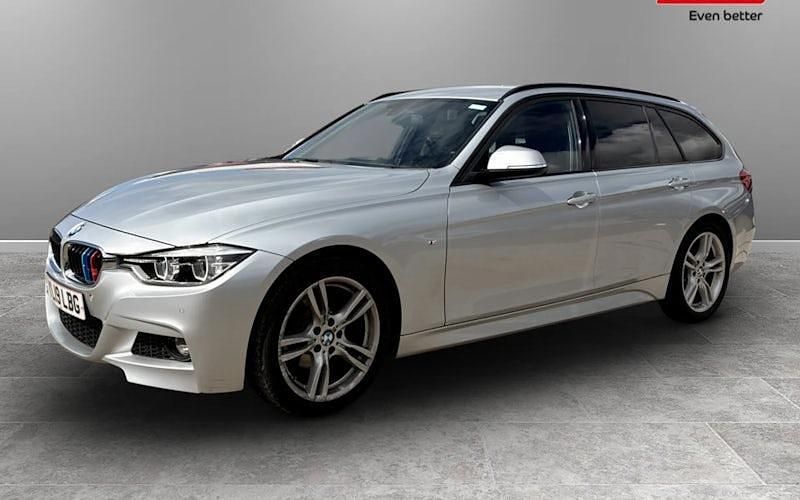 Begagnad BMW 318 M Sport 150 HK (110 kW) 2019 Kombi