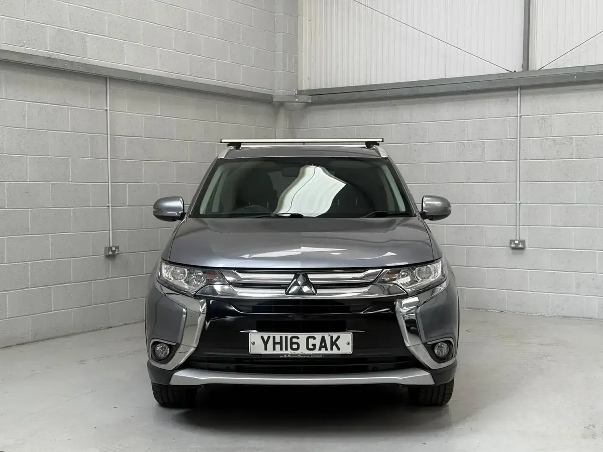Used Mitsubishi Outlander 150 HP (110 kW) 2016 Grey SUV