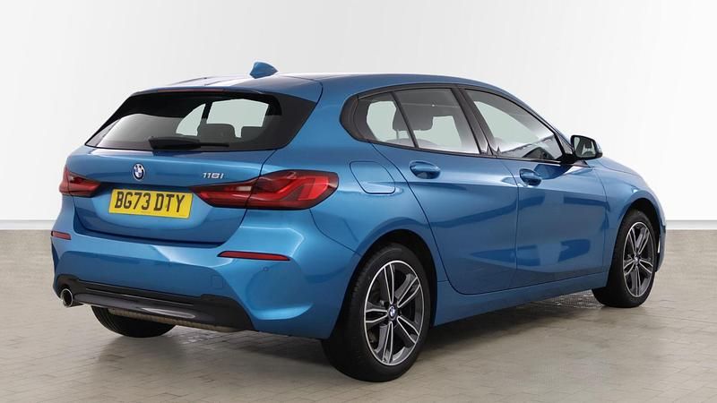 Used BMW 118 Sport Line 134 HP (98 kW) 2023 Blue Hatchback