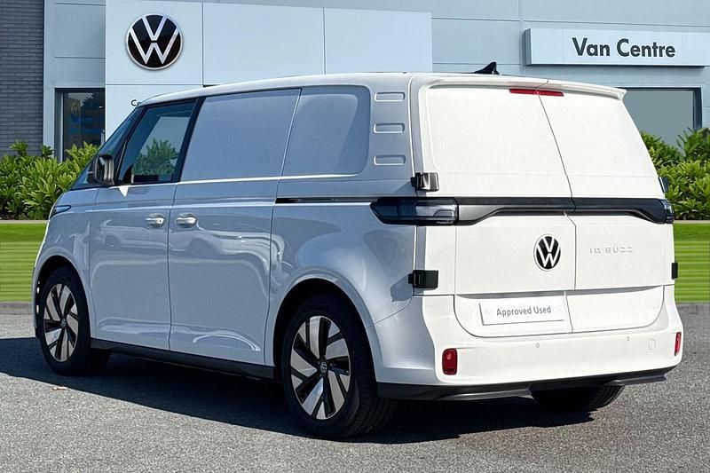 New VW ID. Buzz 250 kW (340 HP) 2025 White MPV