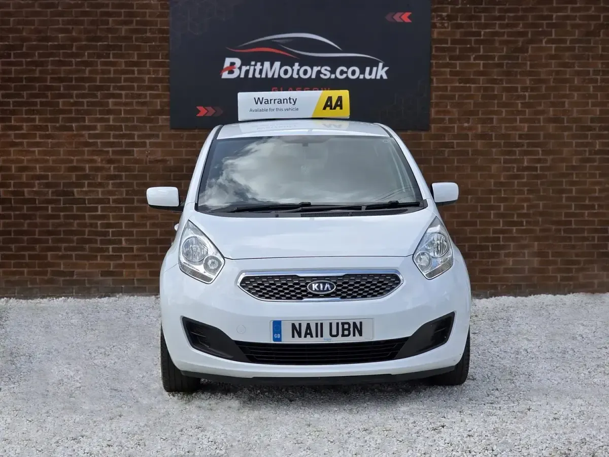 Used Kia Venga 125 HP (91 kW) 2011 White Hatchback
