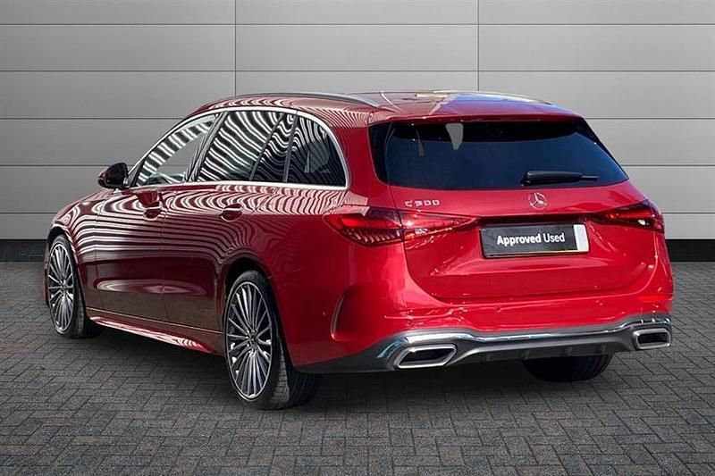 Used Mercedes C300 AMG Line Premium 258 HP (189 kW) 2025 Patagonia red Estate