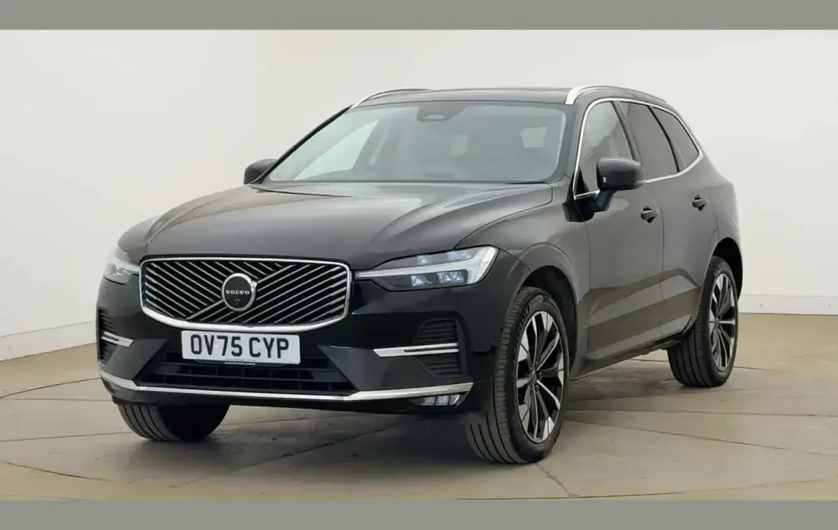Begagnad Volvo XC60 Ultra 247 HK (181 kW) 2025 Svart SUV