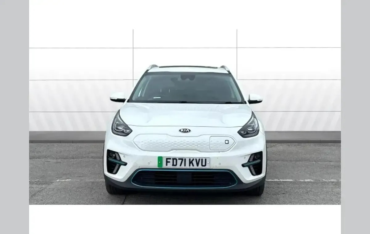 Used Kia e-Niro 150 kW (204 HP) 2022 White SUV