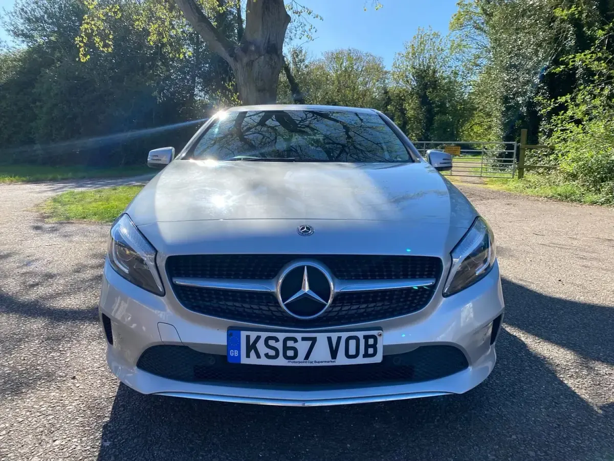 Używany Mercedes A180 Premium 109 KM (80 kW) 2017 Srebrny Hatchback