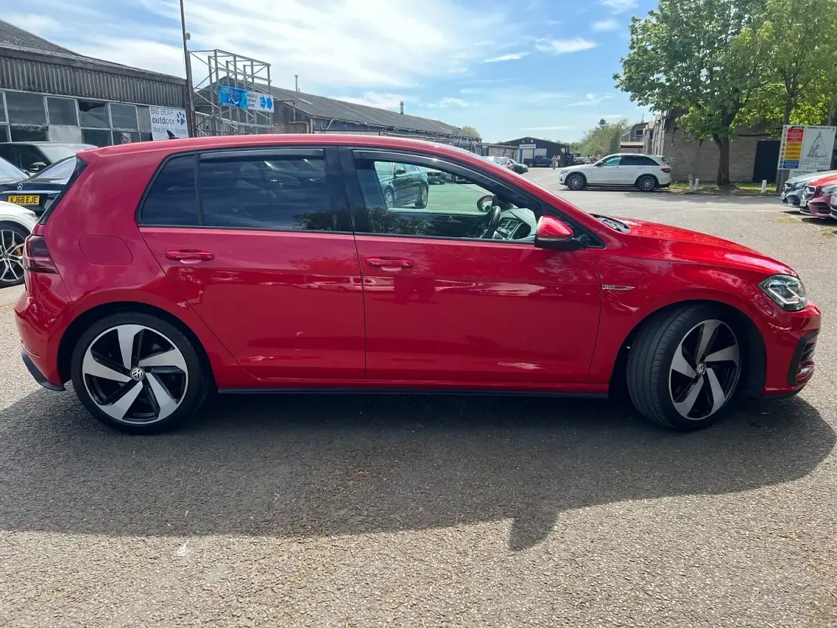Used VW Golf VII GTI 230 HP (169 kW) 2017 Red Hatchback