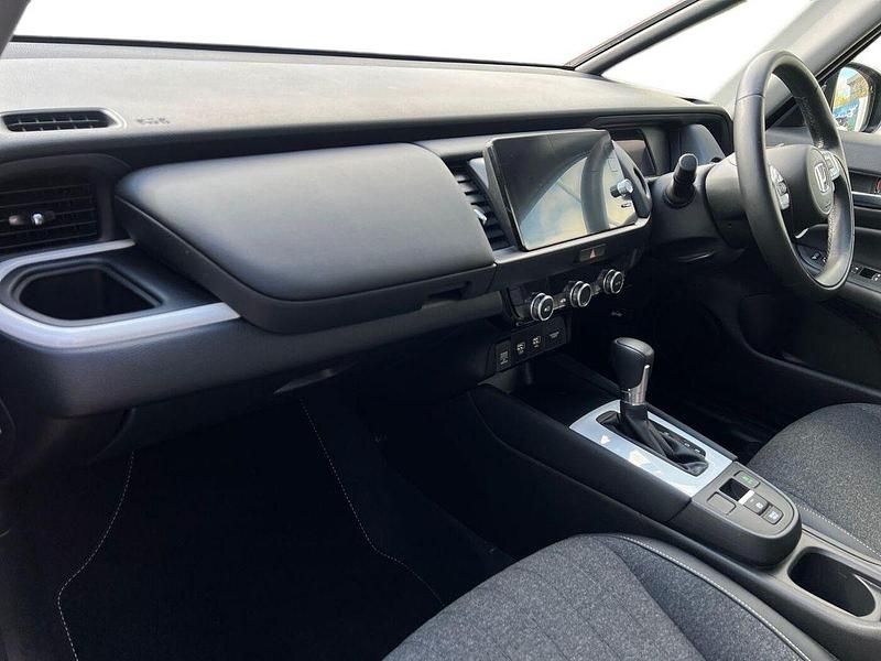 Second-hand Honda Jazz Hybrid 109 CP (80 kW) 2023 Roșu Hatchback