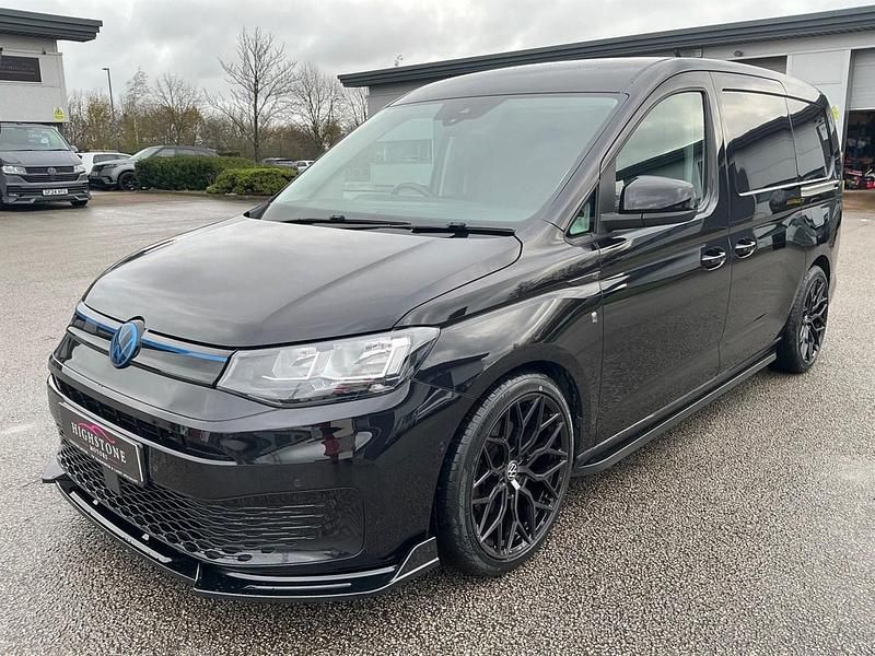 Black Used 2023 VW Caddy Maxi Sportline MPV | £19,995 (Fair price) - Image 1/4