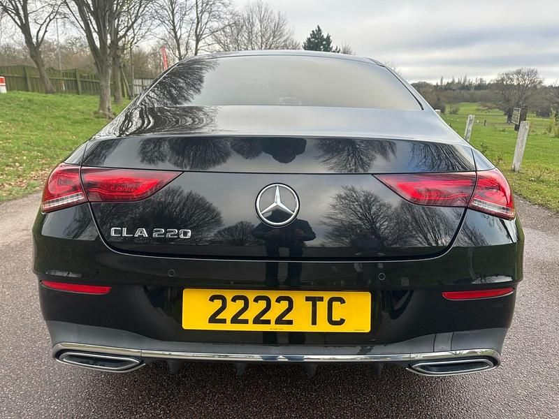 Usado Mercedes CLA220 AMG Line Premium Plus 2019 Negro Berlina