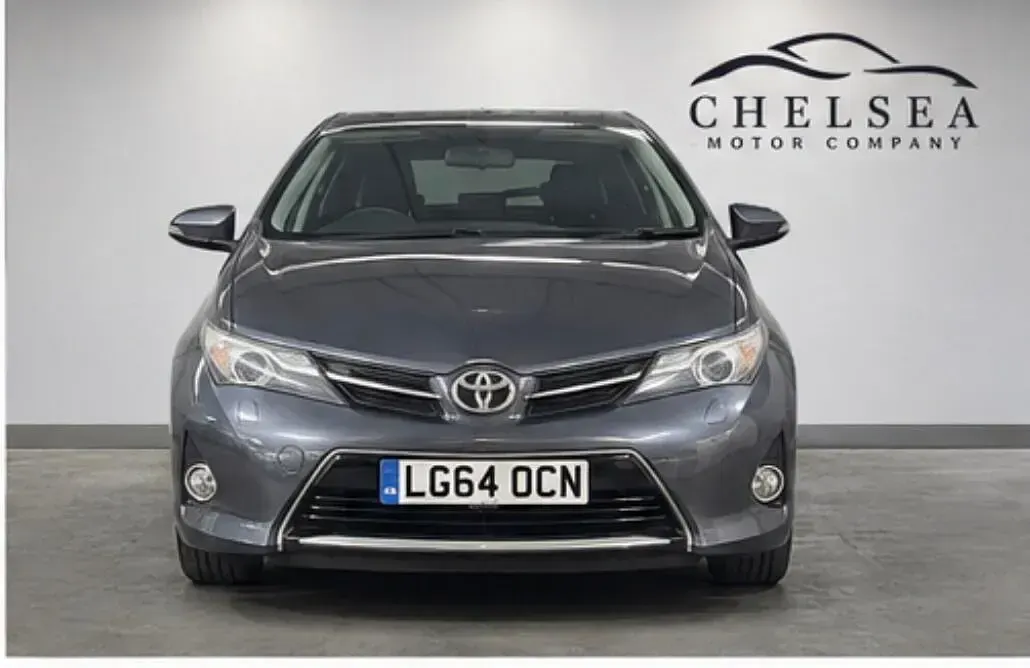 Used Toyota Auris Multidrive S 132 HP (97 kW) 2014 Blue Hatchback