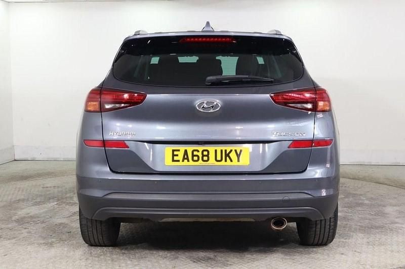 Used Hyundai Tucson SE 132 HP (97 kW) 2018 Grey SUV