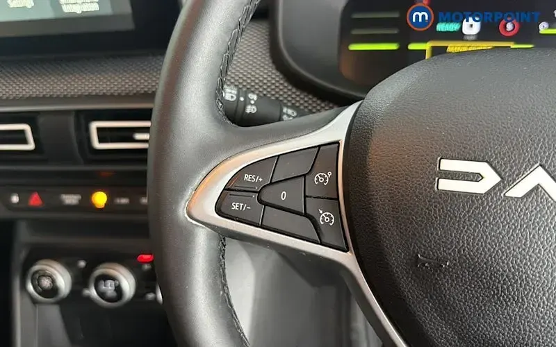 Used Dacia Jogger Expression 141 HP (103 kW) 2024 Orange MPV