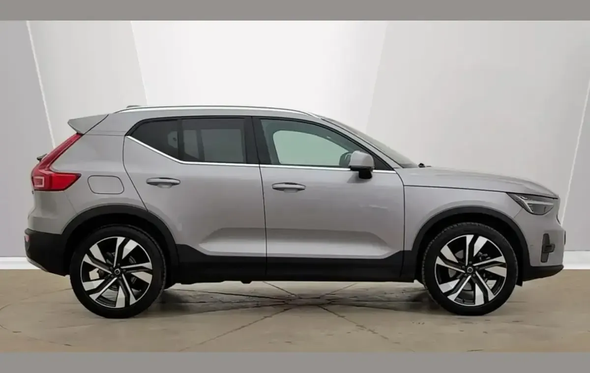 Used Volvo XC40 Ultra 161 HP (118 kW) 2025 Silver SUV