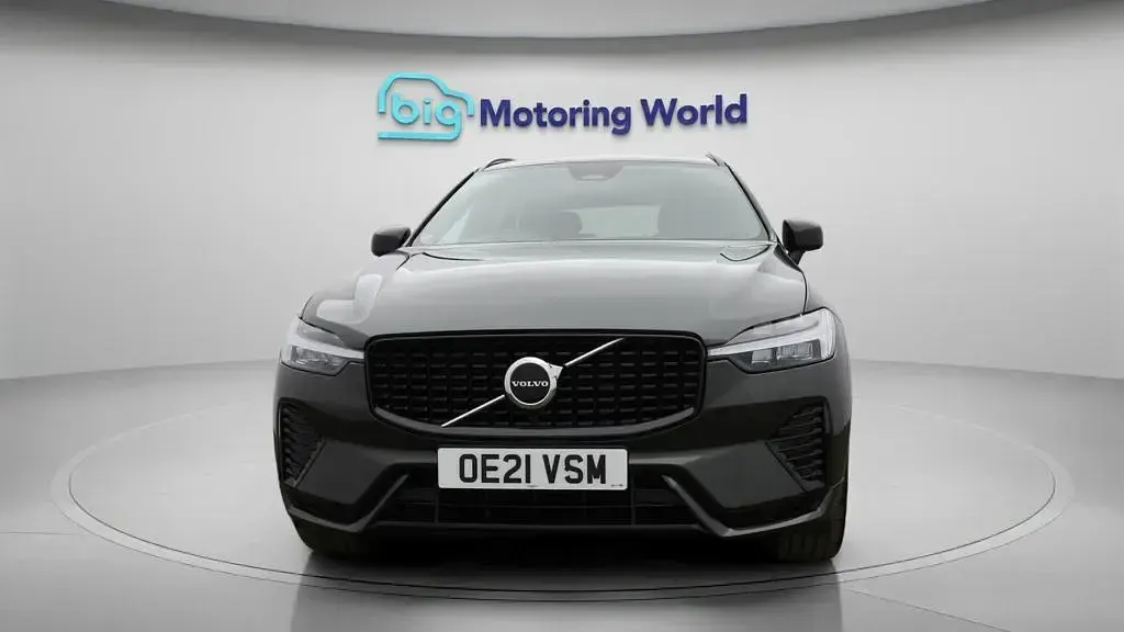 Used Volvo XC60 R-Design 250 HP (183 kW) 2021 Grey SUV