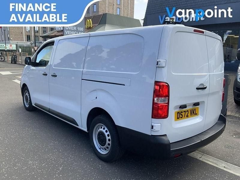 Used Vauxhall Vivaro S 100 HP (73 kW) 2022 White MPV