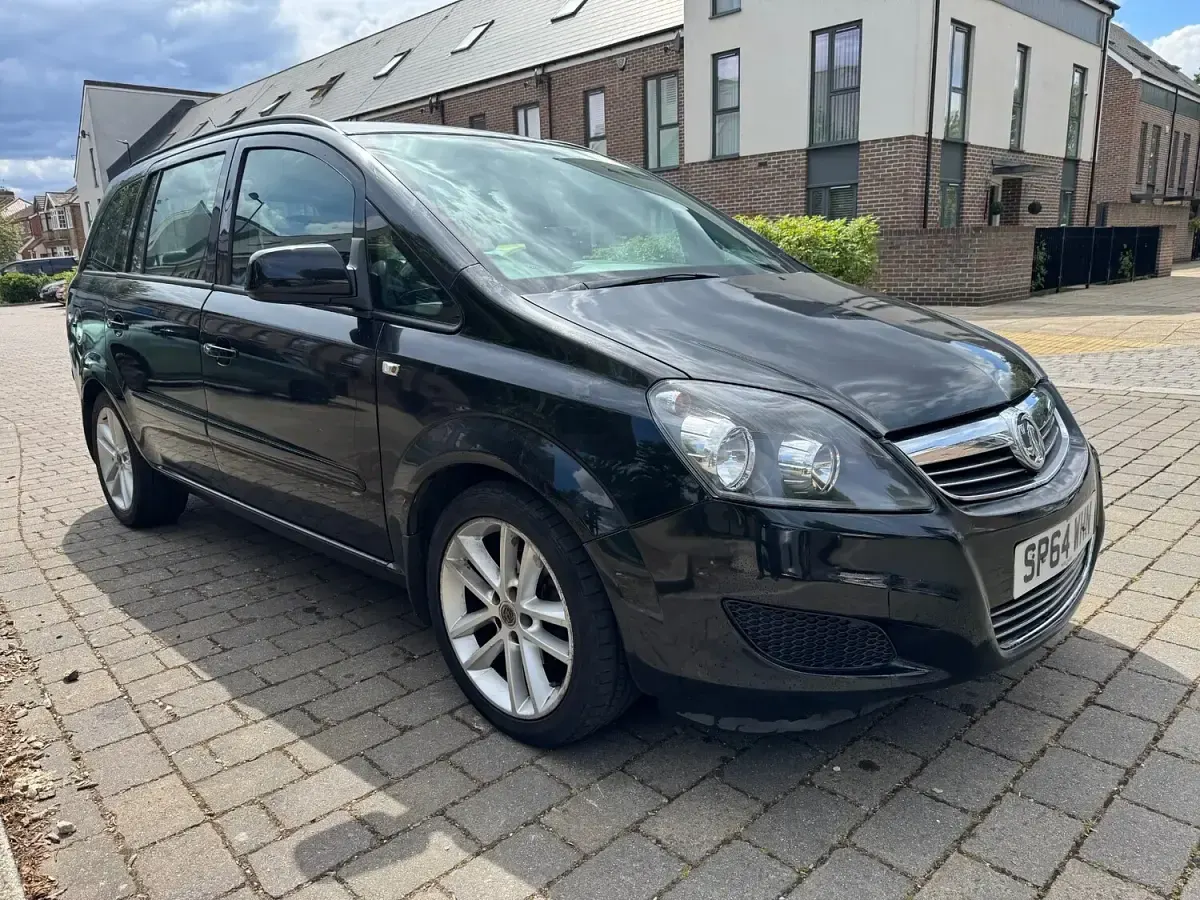 Usado Vauxhall Zafira 2014 Negro Monovolumen