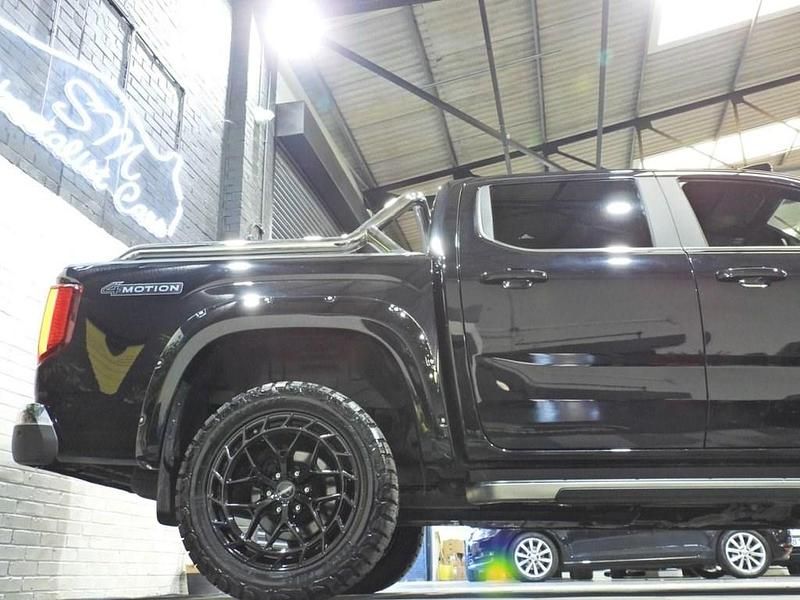 Begagnad VW Amarok Style 2024 Svart Pickup