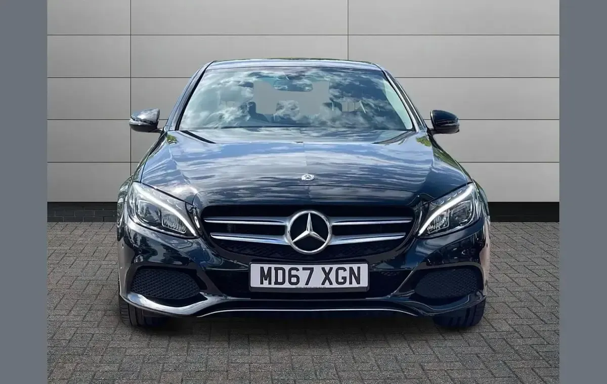 Usado Mercedes C220 170 CV (125 kW) 2017 Negro Berlina