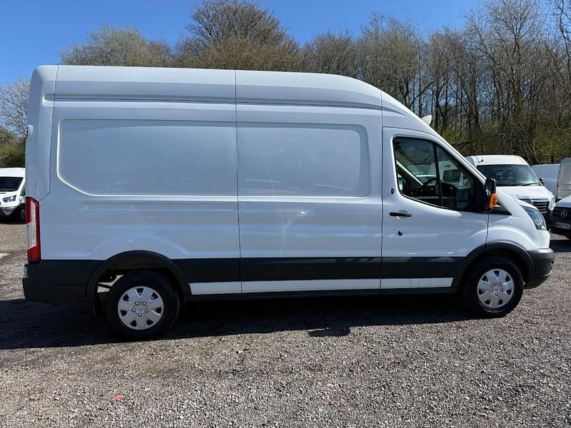 Usado Ford Transit 130 HP (95 kW) 2018 Branco Van