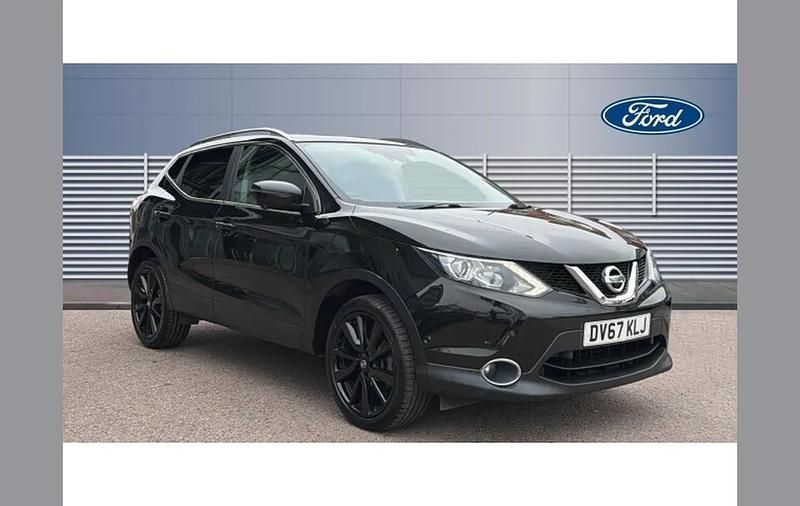 Black Used 2017 Nissan Qashqai Tekna SUV | £11,994 (Fair price) - Image 1/4