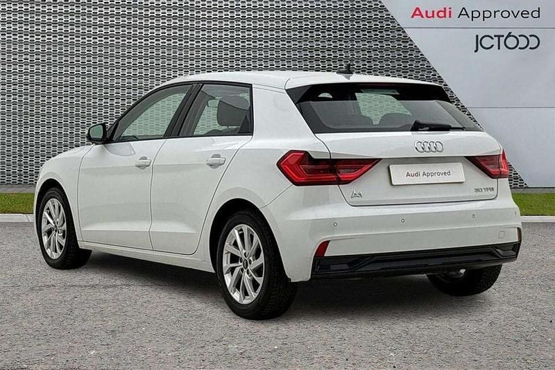 Used Audi A1 Sport 108 HP (79 kW) 2022 White SUV