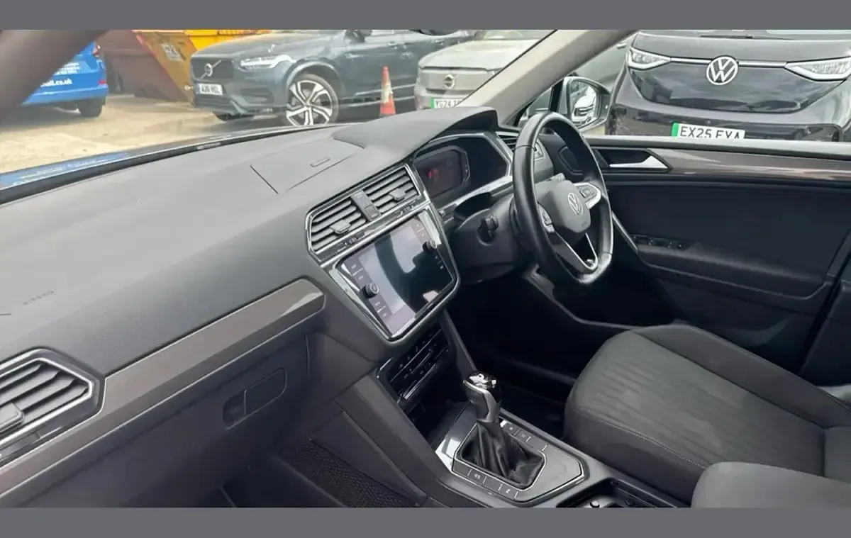 Used VW Tiguan Allspace Life 150 HP (110 kW) 2023 Silver SUV