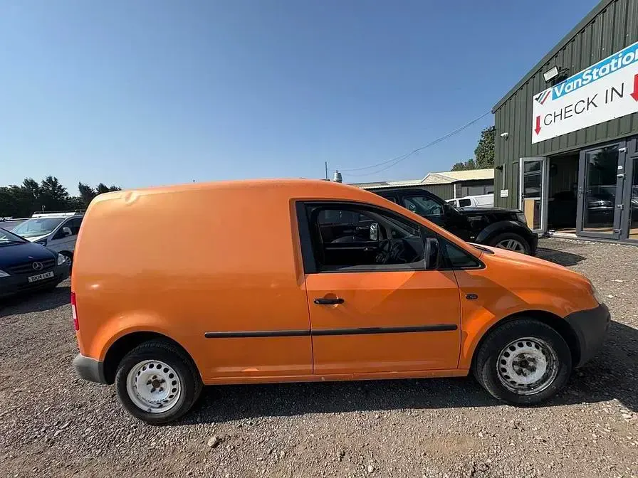 Used VW Caddy 104 HP (76 kW) 2010 White MPV