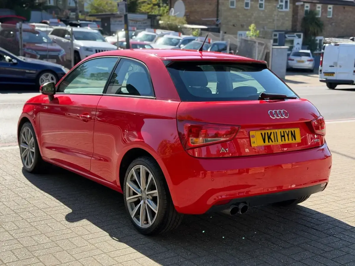 Begagnad Audi A1 Sport 2011 Röd Halvkombi