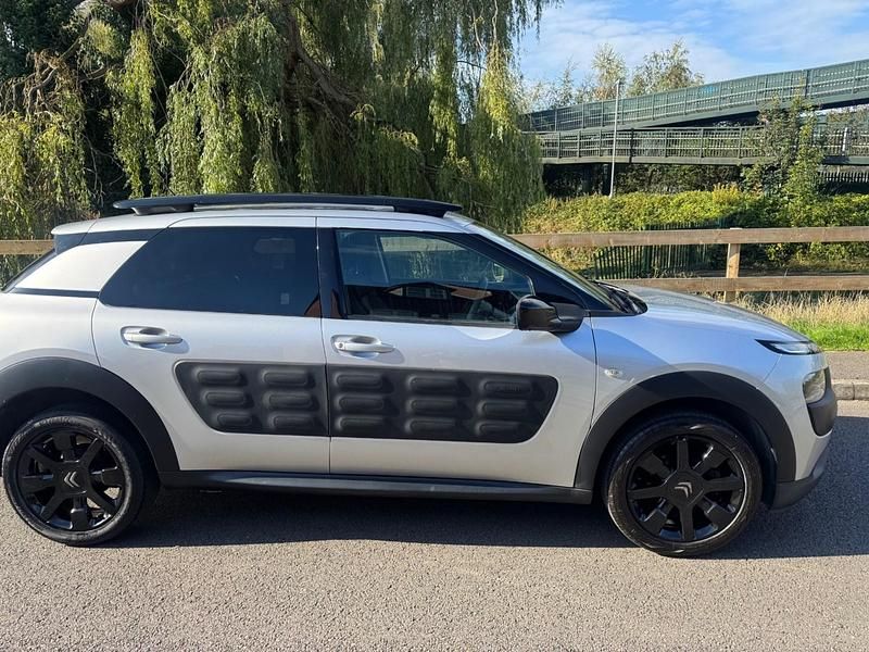 Used Citroën C4 Cactus Flair 82 HP (60 kW) 2015 Silver Hatchback