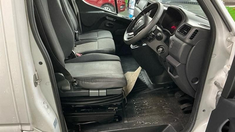 Used Renault Master Business 2022 White MPV