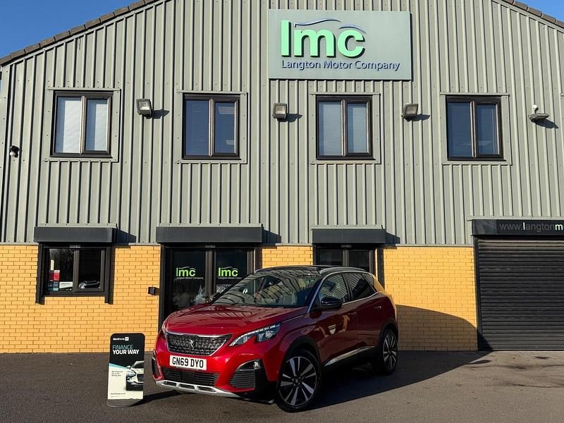 Used Peugeot 3008 GT-line 2019 Red Hatchback