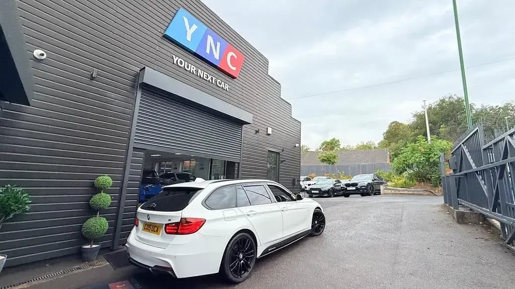 Used BMW 318 M Sport 140 HP (102 kW) 2015 White Estate