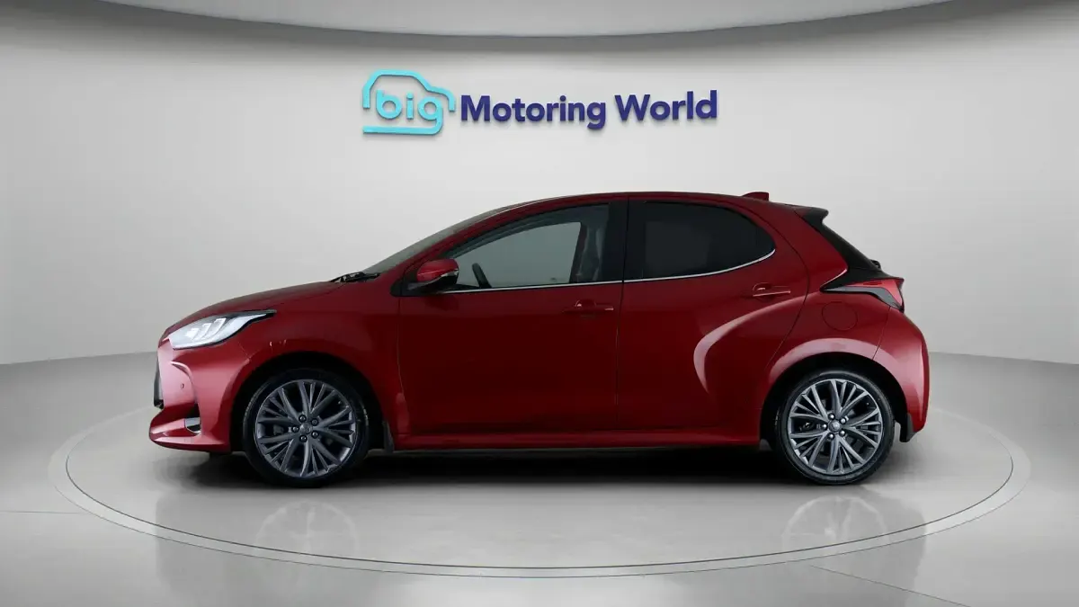 Used Toyota Yaris 116 HP (85 kW) 2022 Red Hatchback
