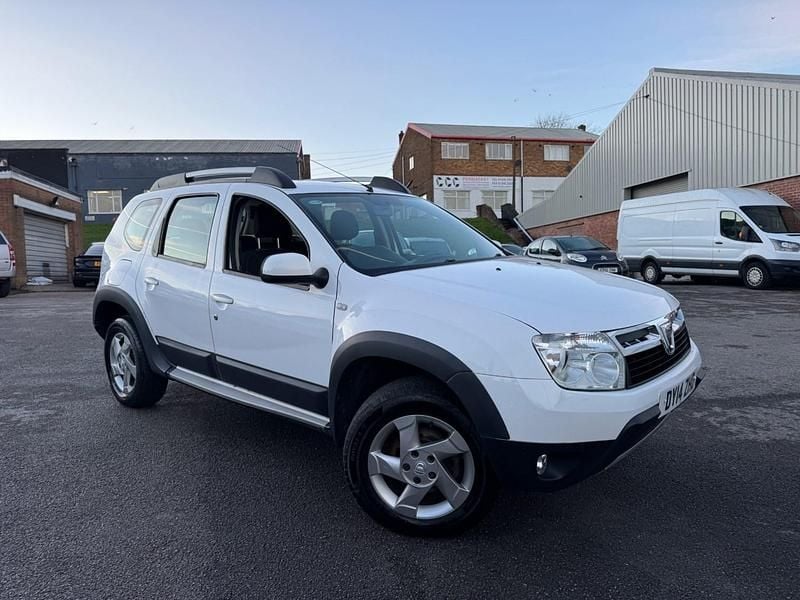 White Used 2014 Dacia Duster Lauréate Hatchback | £3,295 (Fair price) - Image 1/4