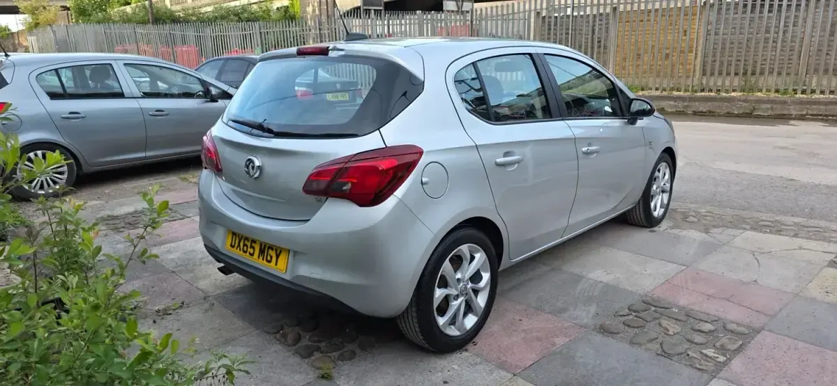 Usado Vauxhall Corsa SRi 2016 Prateado Citadino