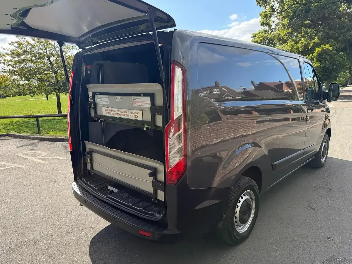Used Ford Transit Custom 105 HP (77 kW) 2018 Grey Van