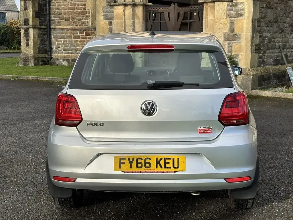 Used VW Polo SE 60 HP (44 kW) 2016 Silver Hatchback