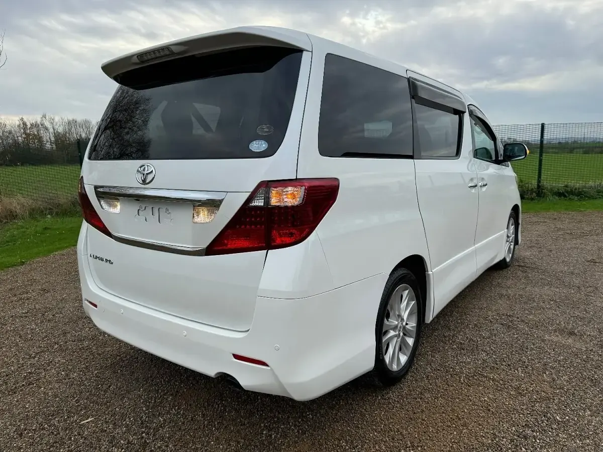 Used Toyota Alphard 159 HP (116 kW) 2008 White MPV