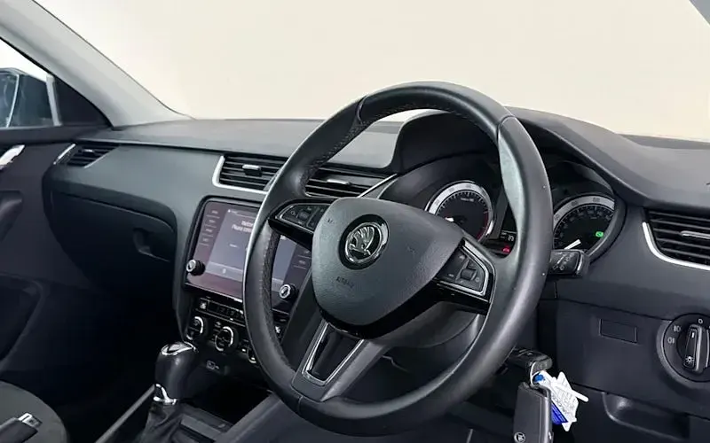 Używany Skoda Octavia SE L 150 KM (110 kW) 2020 Szary Kombi