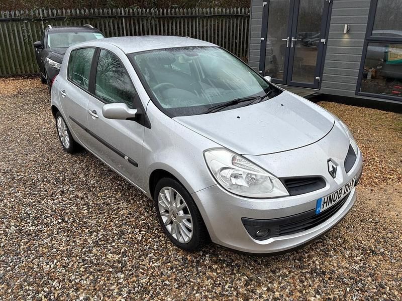 Usado Renault Clio II Dynamique 2008 Prateado Citadino