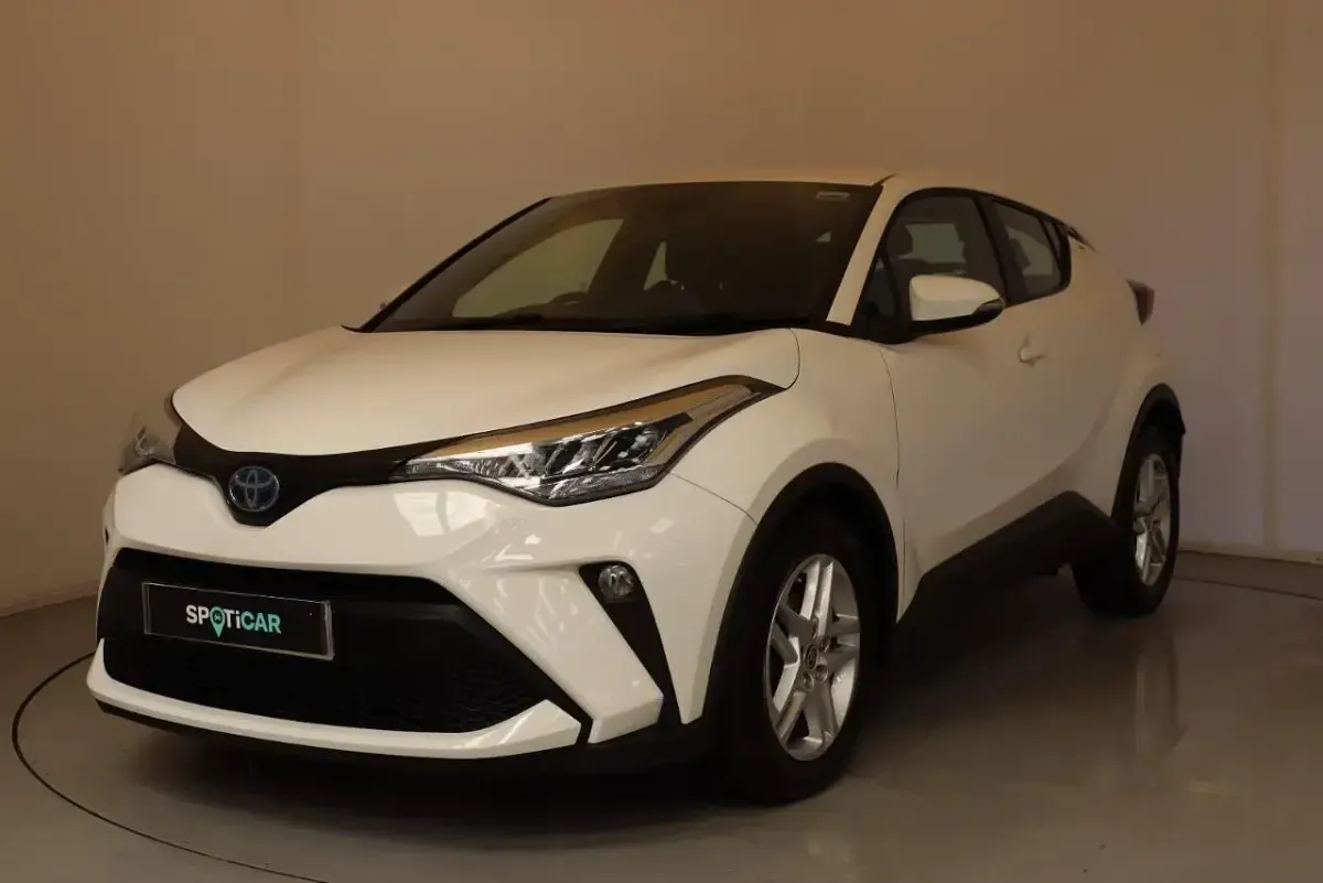 Used Toyota C-HR 120 HP (88 kW) 2023 White SUV