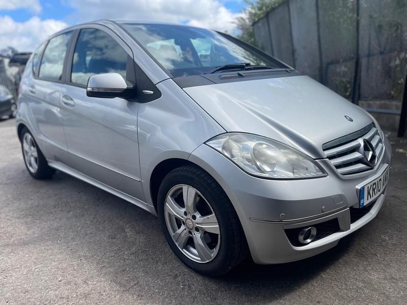 Silver Used 2010 Mercedes A180 Avantgarde Hatchback | £2,595 (Good price) - Image 1/4