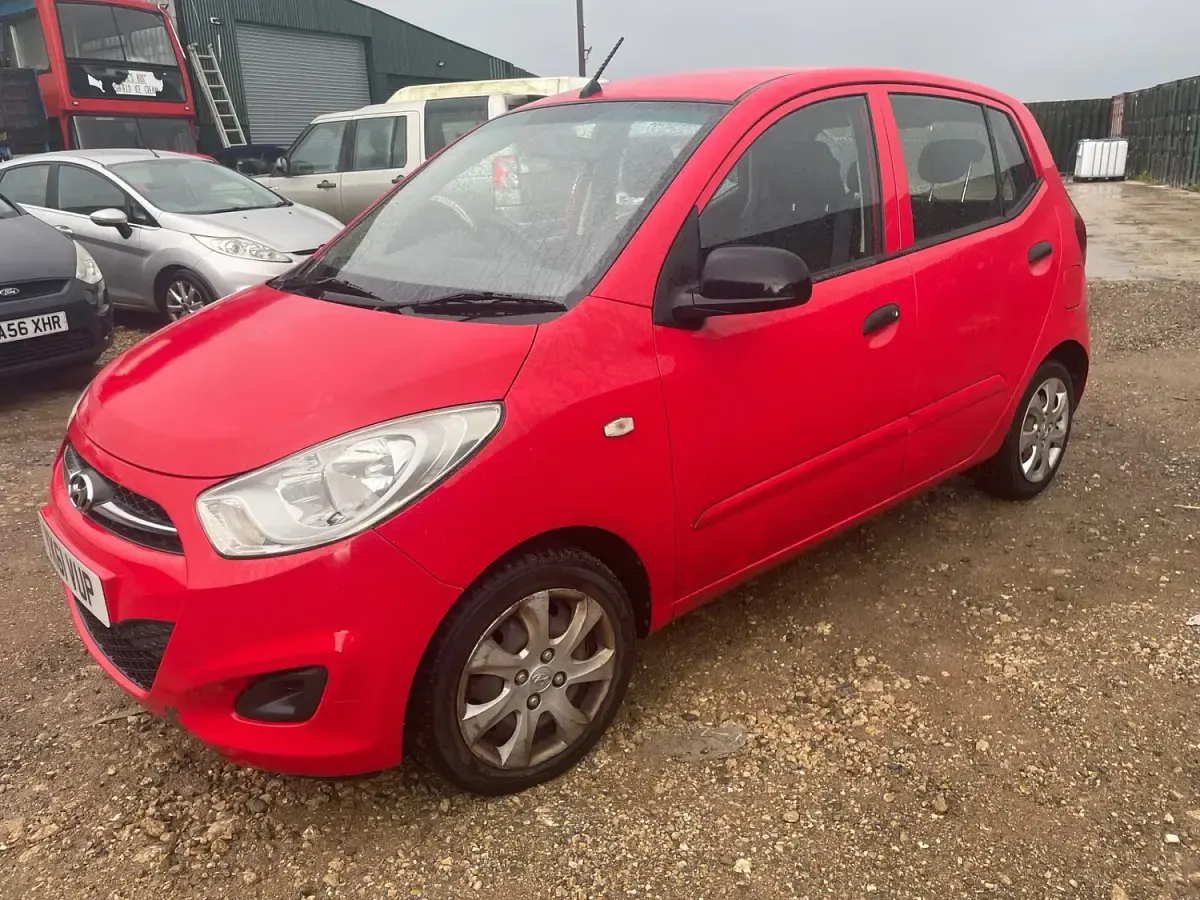 Used Hyundai i10 Classic 86 HP (63 kW) 2011 Red Hatchback