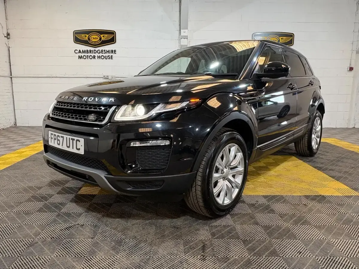 Used Land Rover Range Rover evoque SE 2017 Black Estate