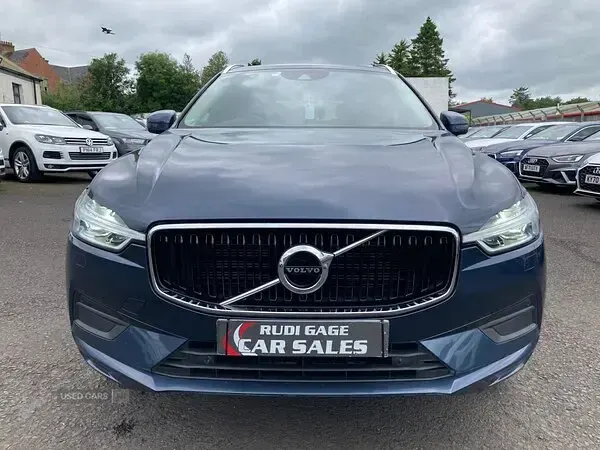 Used Volvo XC60 Momentum 190 HP (139 kW) 2020 Blue SUV