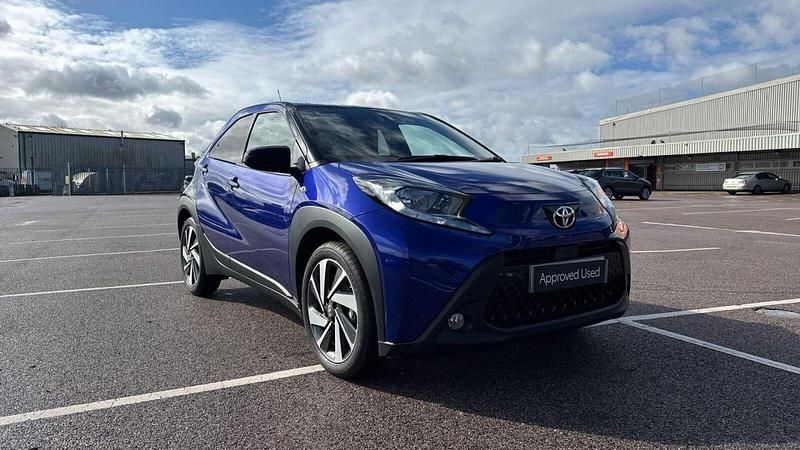 New Toyota Aygo X 72 HP (52 kW) 2025 Juniper blue bitone SUV