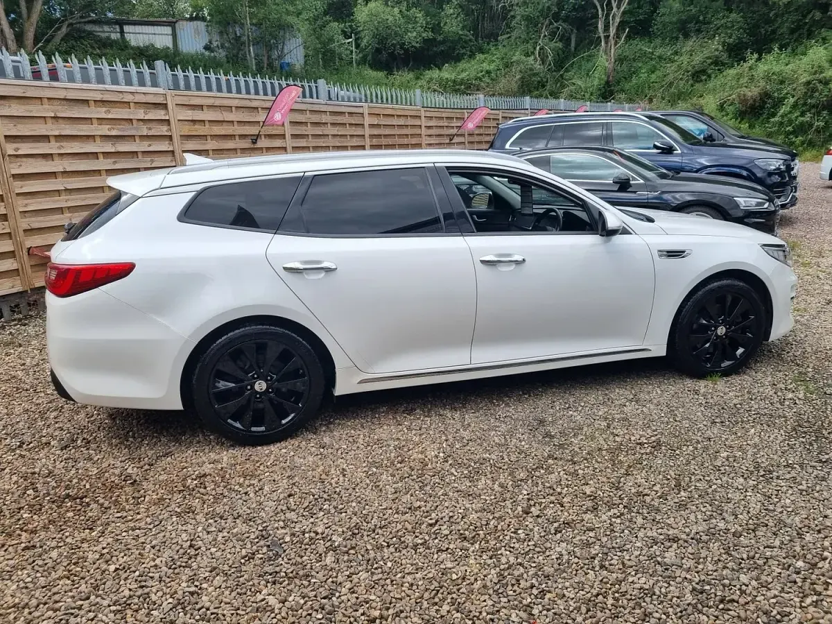 Used Kia Optima 139 HP (102 kW) 2018 White Estate