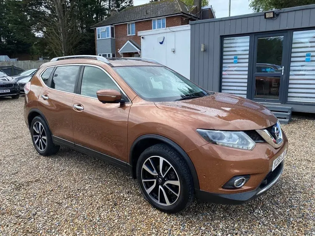 Used Nissan X-Trail Tekna 163 HP (119 kW) 2016 Orange SUV