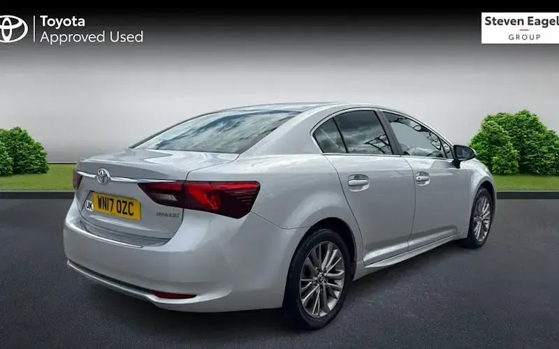 Used Toyota Avensis Business Edition 147 HP (108 kW) 2017 Silver Sedan
