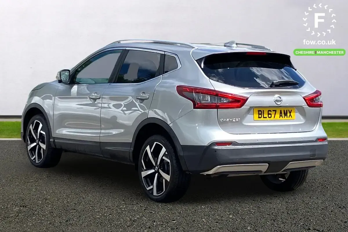 Used Nissan Qashqai Tekna 116 HP (85 kW) 2017 Silver SUV
